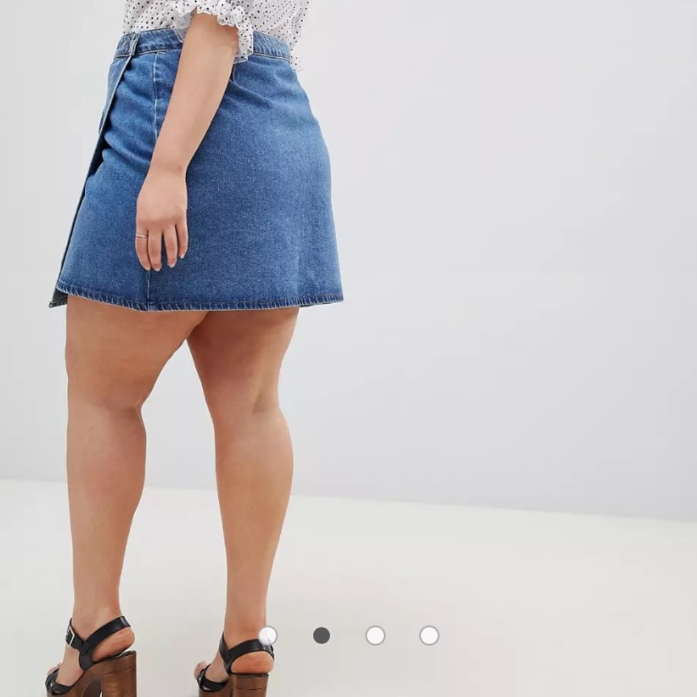 ASOS DESIGN Curve Denim Wrap Skirt in Midwash Blue, Size 14 - Picture 2 of 9